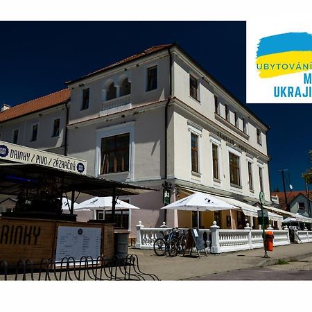 Grandhotel Sluchatko - Ex Zamecky Hotel Vranov nad Dyji Luaran gambar