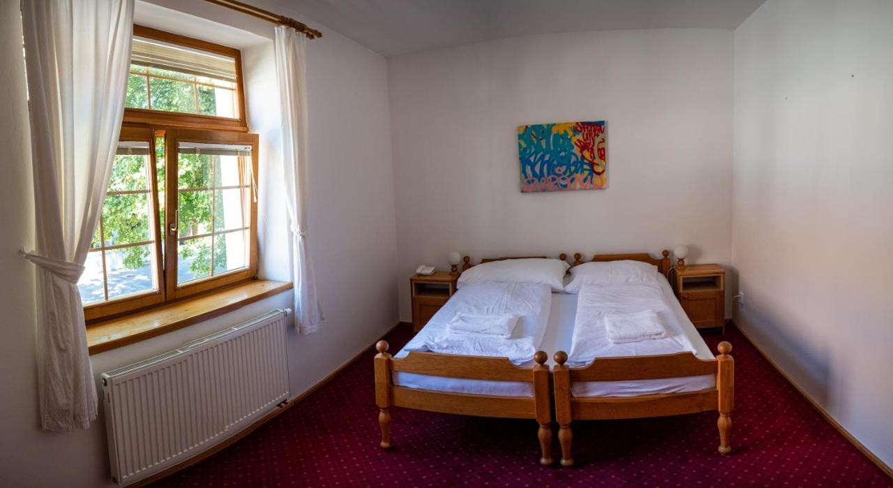 Grandhotel Sluchatko - Ex Zamecky Hotel Vranov nad Dyji Luaran gambar