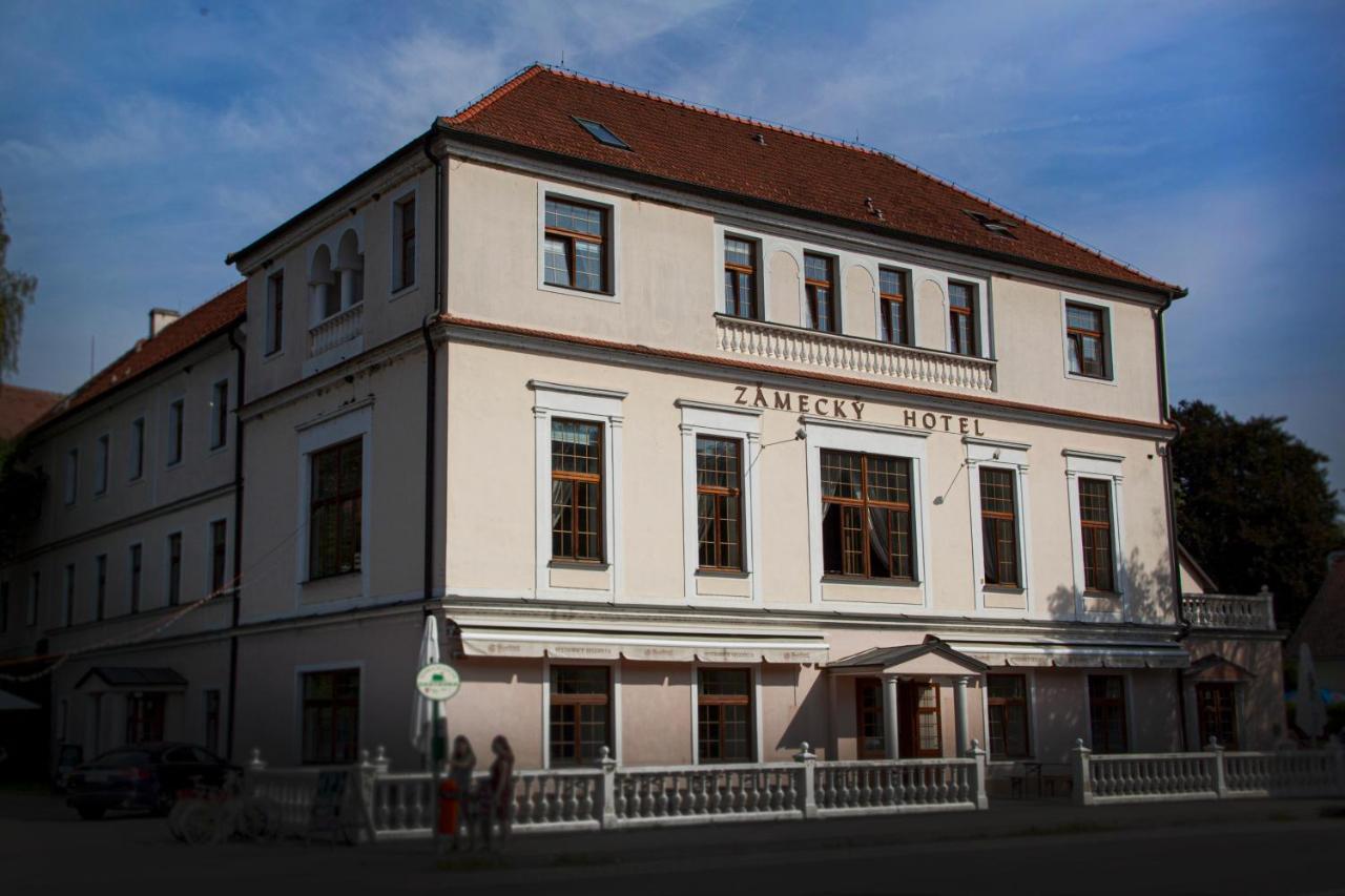 Grandhotel Sluchatko - Ex Zamecky Hotel Vranov nad Dyji Luaran gambar