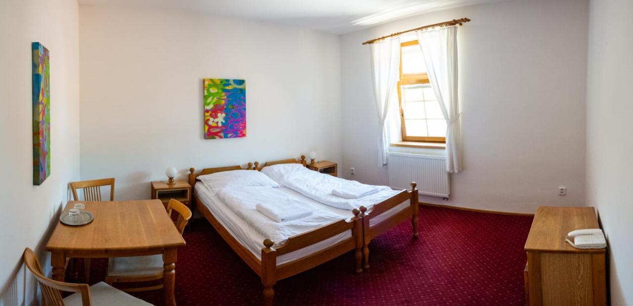 Grandhotel Sluchatko - Ex Zamecky Hotel Vranov nad Dyji Luaran gambar
